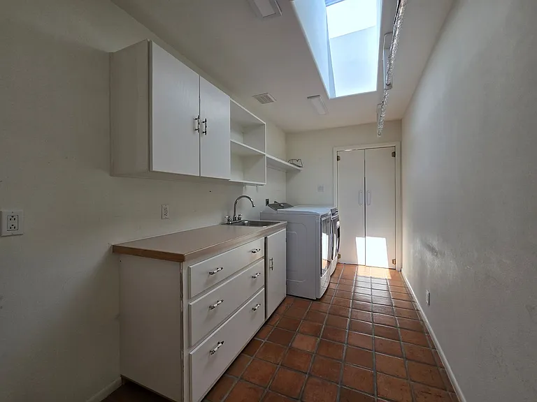 4557 Trinity Dr — Photo 28