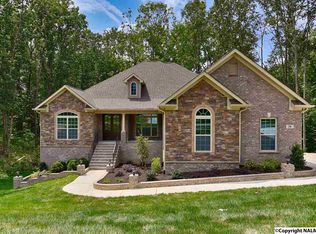 14 Verdant Cir, Huntsville, AL 35803