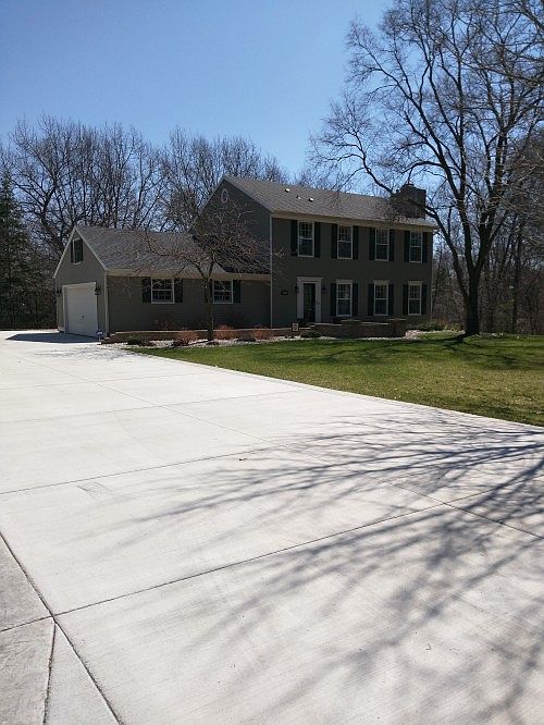 1st image of 3258 E Danbury Dr