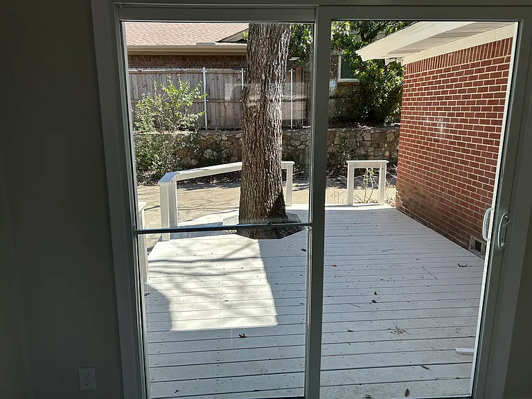 3404 Martin Lydon Ave — Photo 6