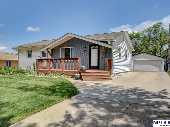 4705 N 95th St, Omaha, NE 68134