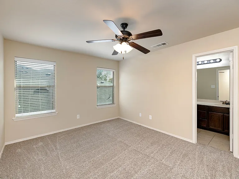 365 Orbit Dr — Photo 11