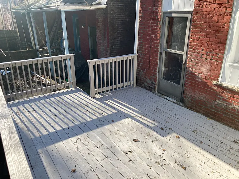 211 Southern Ave — Photo 10