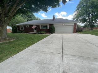 1834 N Belleview Dr, Bellbrook, OH 45305