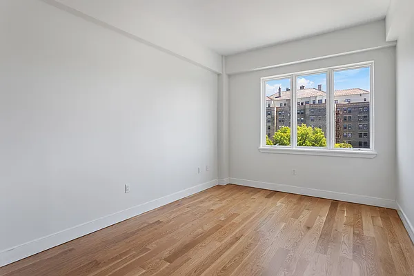 Rented by Safdie Realty Group | media 51