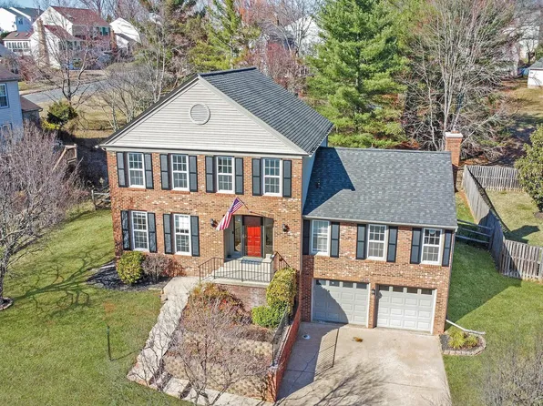 202 Heather Glen Rd, Sterling, VA 20165