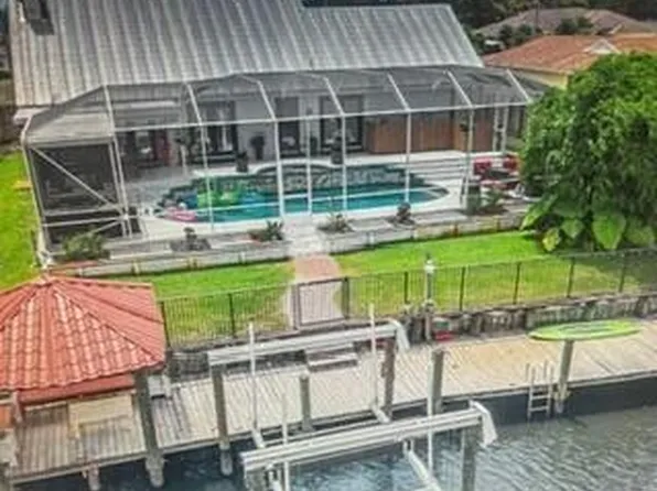 221 NE Sagamore Terrace, Port St Lucie, FL 34983