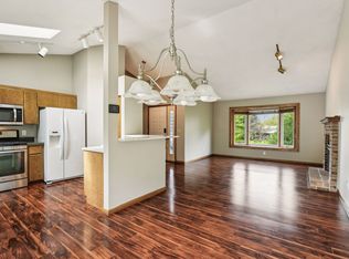 8763 Deer Path, Eden Prairie, MN 55344