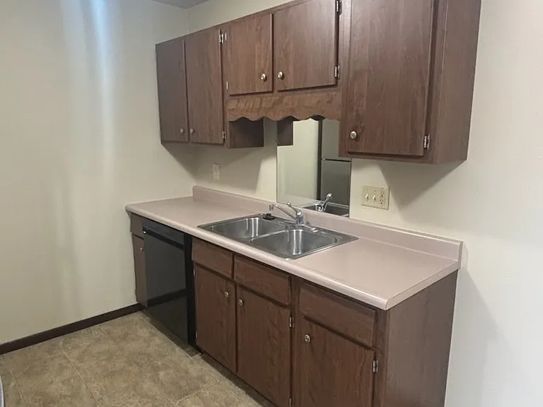 1902 Canterbury Dr #7 — Photo 22