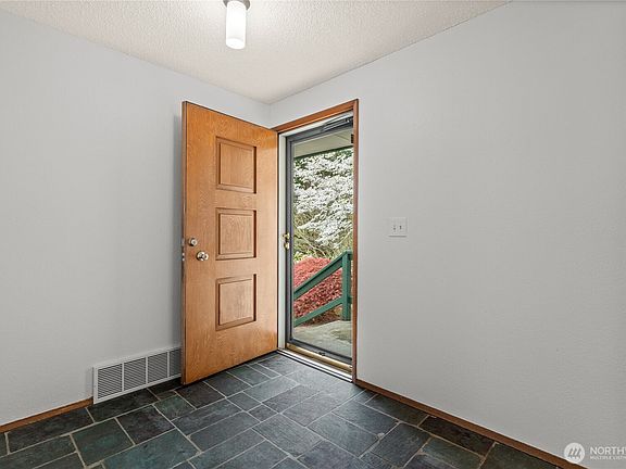 2nd image of 1511 S MacArthur Street