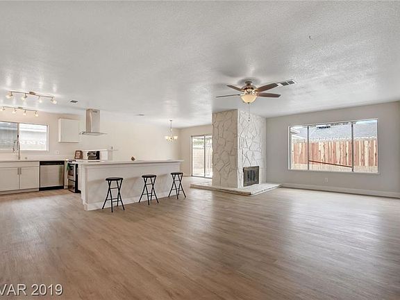 4th image of 4432 Newton Dr