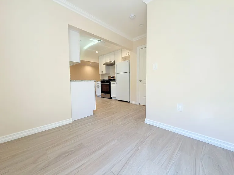 5227 Strohm Ave — Photo 4