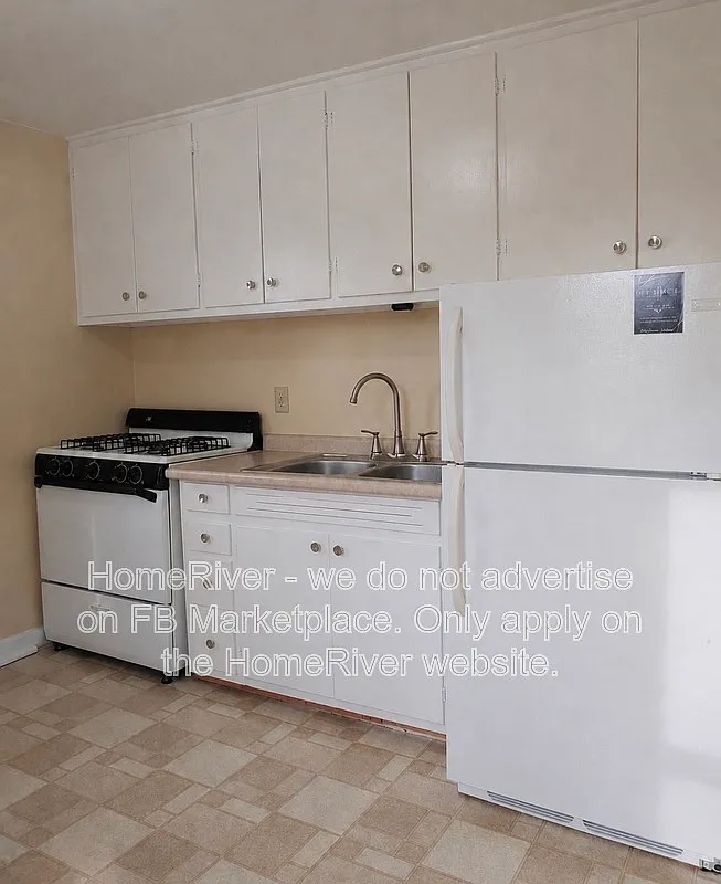 1 bed, 1.0 bath, 2498 sqft, $875 — Photo 2