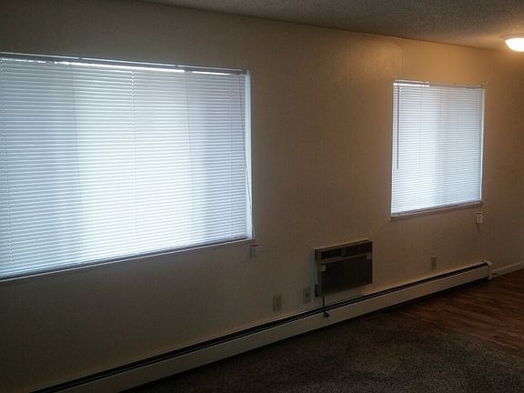 2nd image of 2920 Glen Dale Dr APT 1