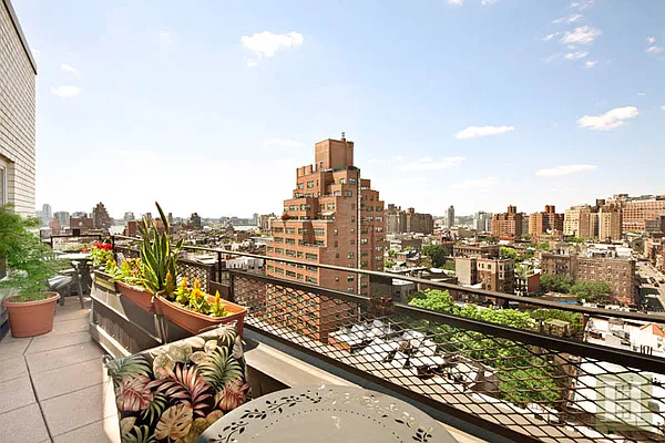 Sold by Halstead Real Estate | media 20