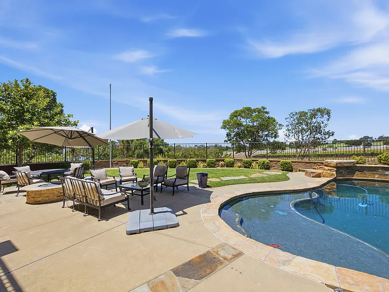 848 Jensen Ct — Photo 45