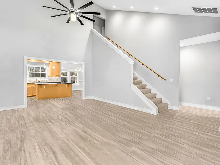 808 Willow St — Photo 15