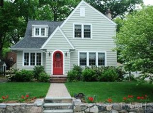 1132 Washington Ave, Pelham, NY 10803