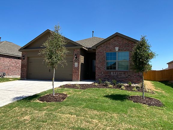 2nd image of 413 Harbor Oaks Dr