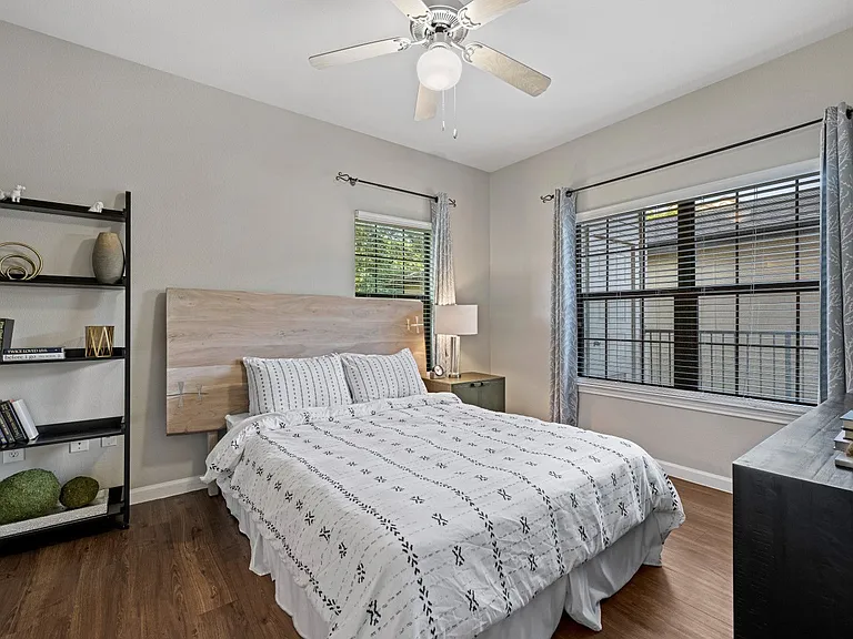 12820 N Lamar Blvd — Photo 24