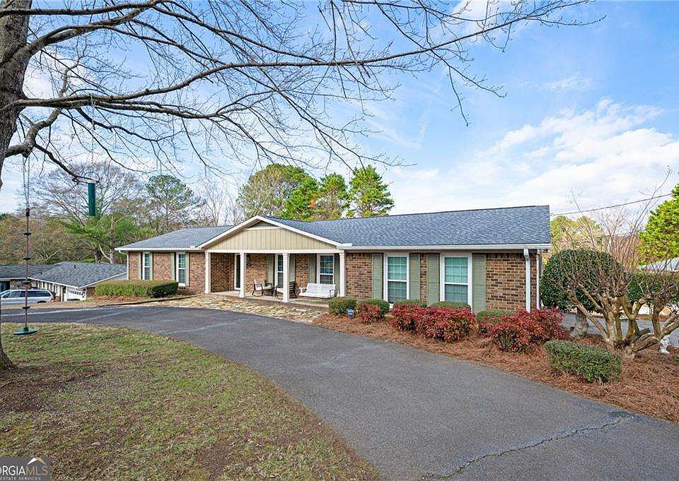 1st image of 136 Meadow Ln