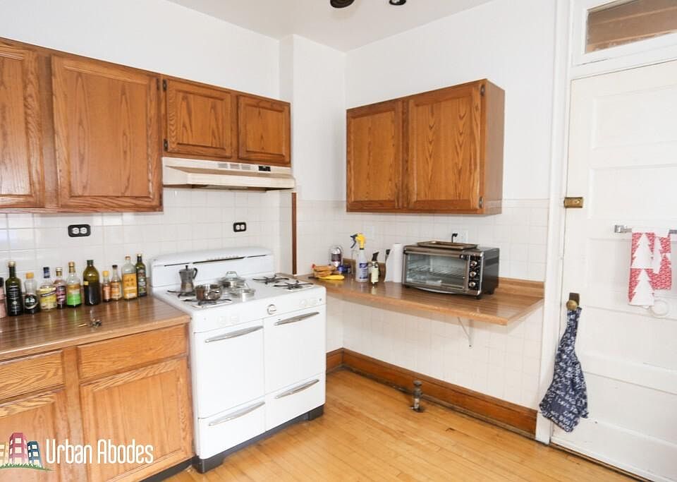 1st image of 1408 W Rosemont Ave #2M