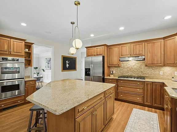 2nd image of 33 Dairy Dr