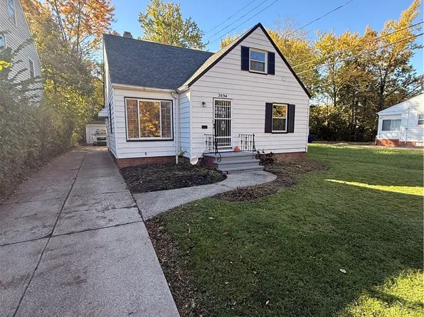 3694 Grosvenor Rd, Cleveland Heights, OH 44118