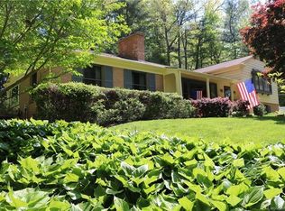 250 Sherwood Ln, Hendersonville, NC 28791