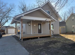 209 E Clark Ave, Augusta, KS 67010