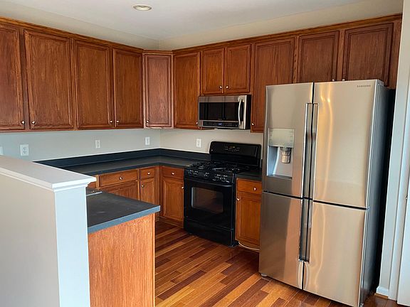 4th image of 21777 Ladyslipper Sq