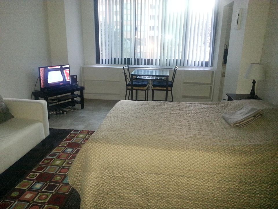 1st image of 1011 Arlington Blvd APT 1011