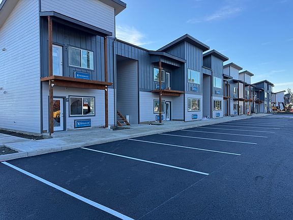5th image of 400 SE Grant St #2