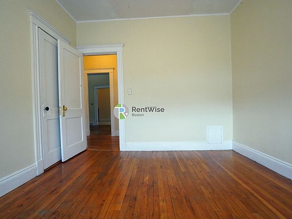 2nd image of 227 Kelton St #5