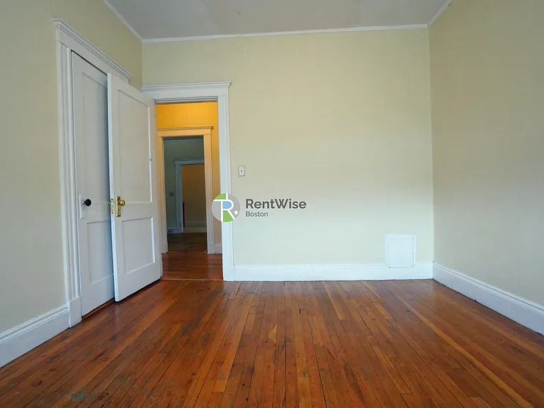227 Kelton St #5 — Photo 2
