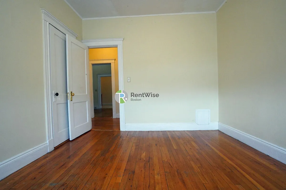 Building Photo - 227 Kelton St #5