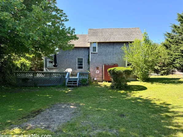 19 Perkins Ave, Oak Bluffs, MA 02557