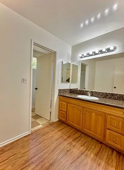 11947 Stewarton Dr — Photo 9