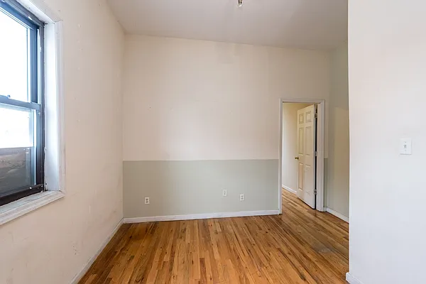 Rented by Nooklyn NYC LLC | media 32