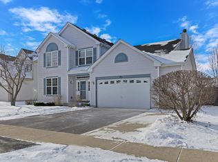 90 N Inverness Ct, Round Lake, IL 60073