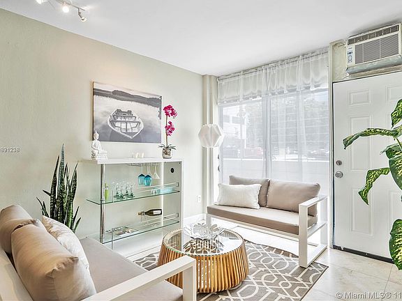 2nd image of 1685 Jefferson Ave APT 2