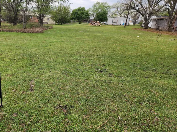 122 N Hillside Rd, Apache, OK 73006