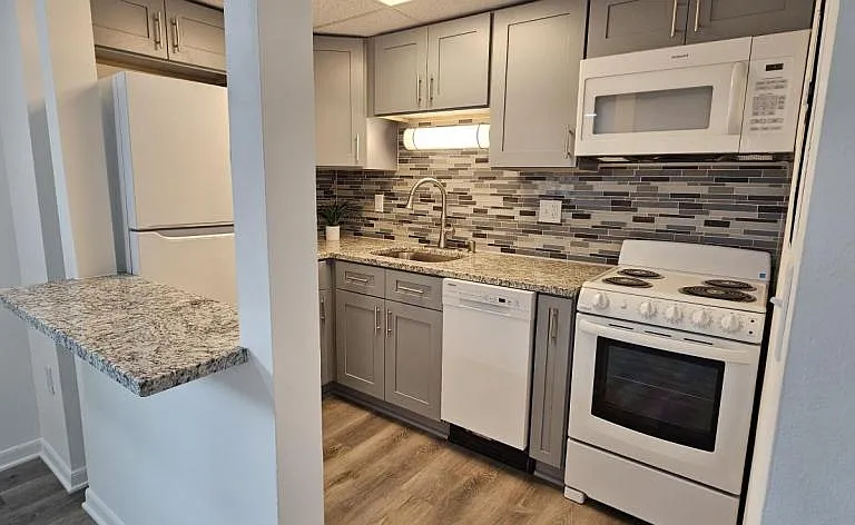 218 N Main St #22 — Photo 2