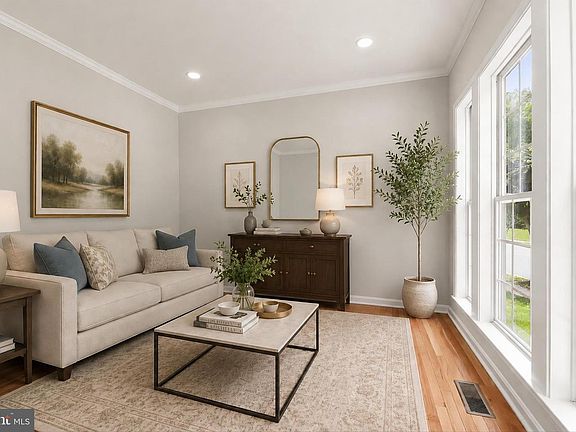 5th image of 8823 Baileys Ct