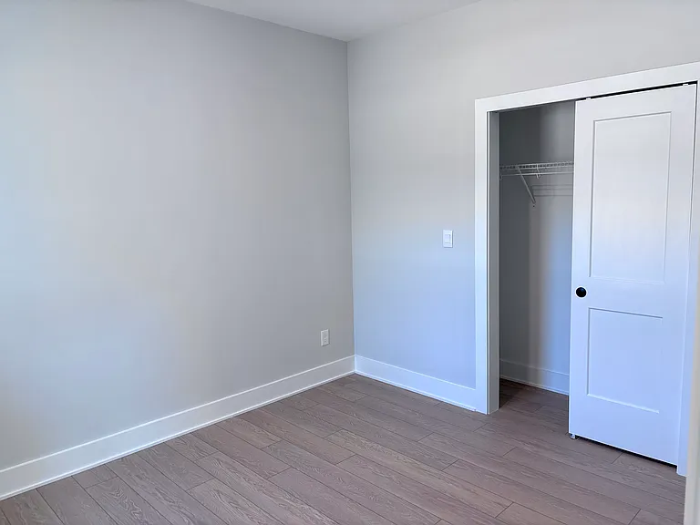1353 Hurston Ln — Photo 37