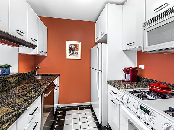 2nd image of 2373 Broadway APT 1635