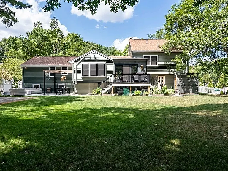 2 Hazelwood Dr — Photo 22