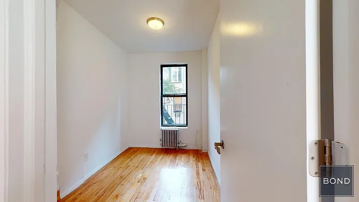 Rented by Bond New York | media 22