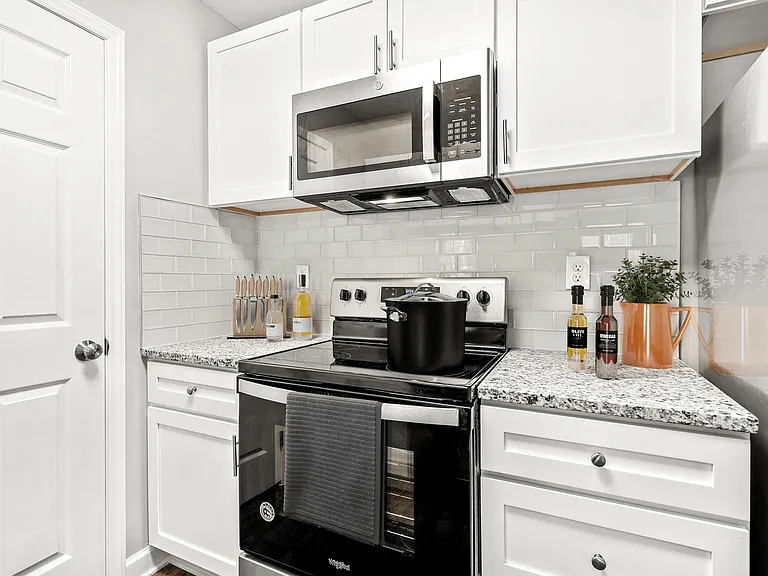 Paces Pointe Apartment Homes — Photo 14