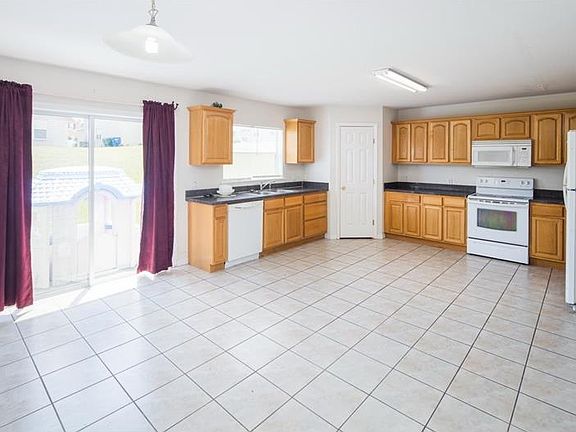 3rd image of 537 Cody Caleb Dr